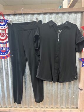 Barco One Performance Knit Scrub Set L Top M pants